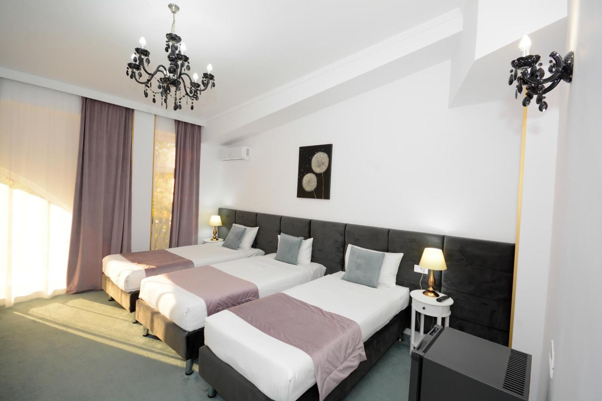 Hotel Andre'S Craiova Exterior foto