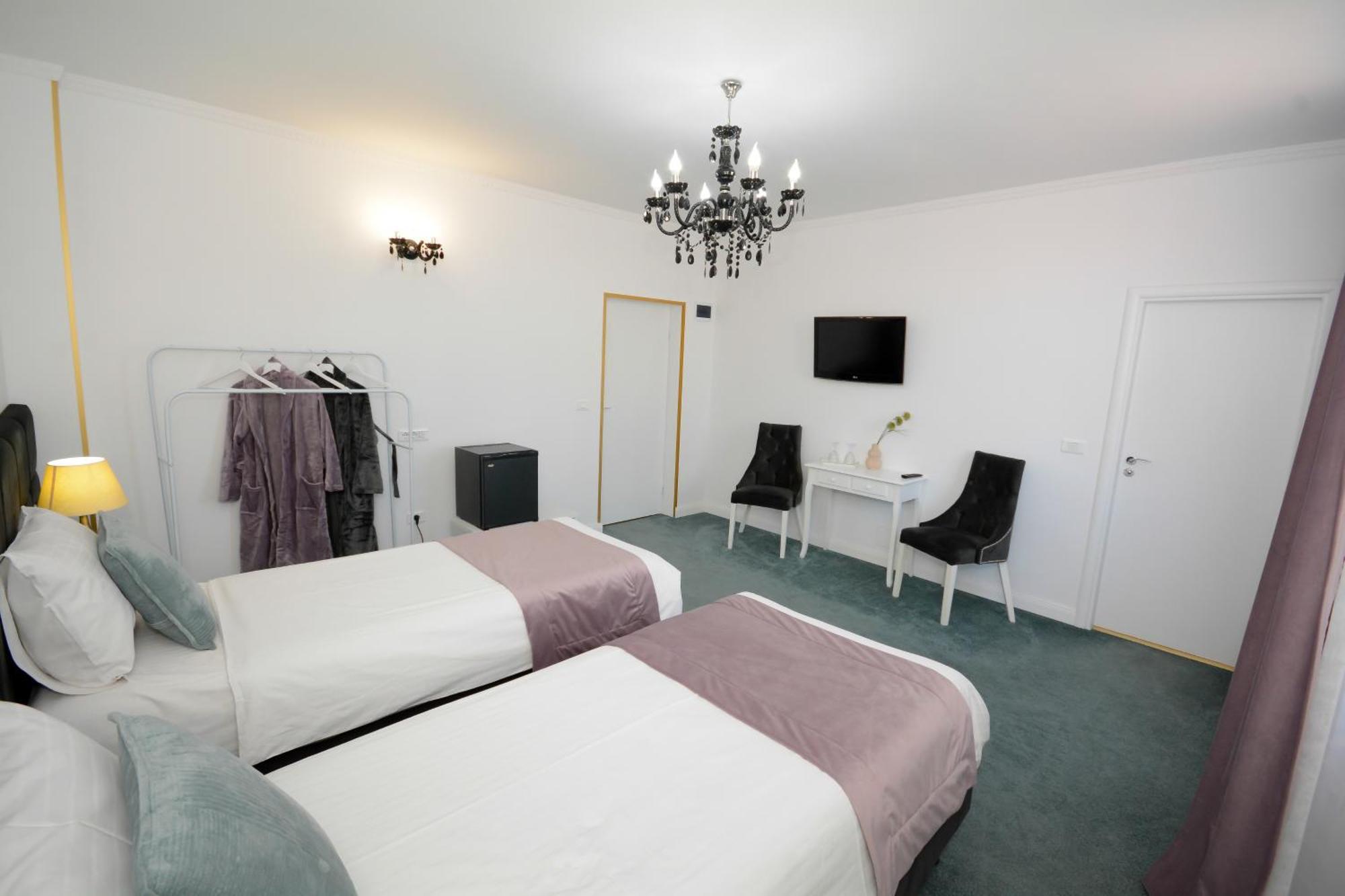 Hotel Andre'S Craiova Exterior foto